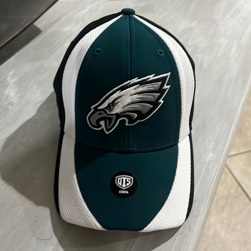 Philadelphia Eagles hat. E A G L E S, EAGLES! Never worn. Perfect condition.